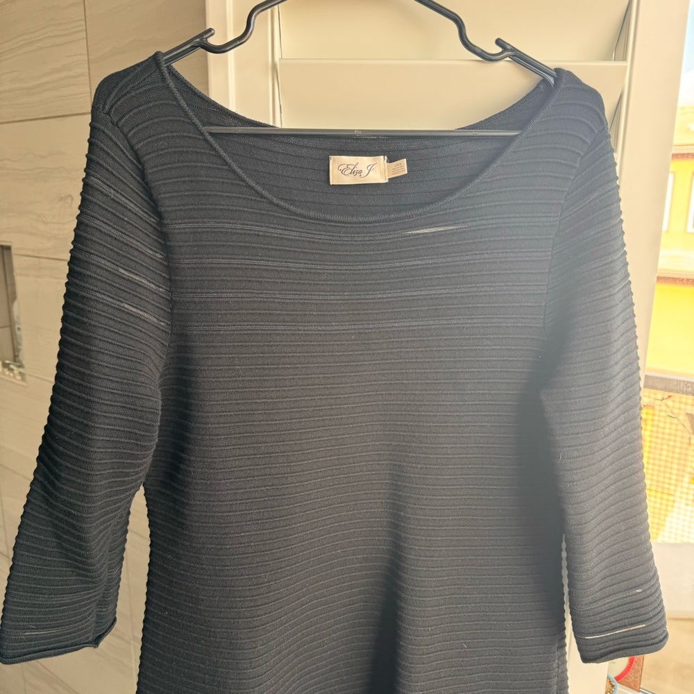 Black knee-length dress